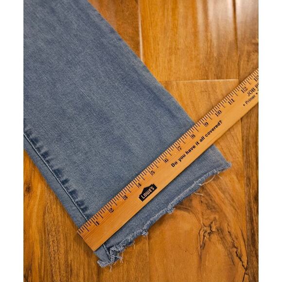 Good American 8/29 Raw Hems Classic Boot Cut jeans. Cotton Elastic blend.  Comfy - Picture 7 of 15